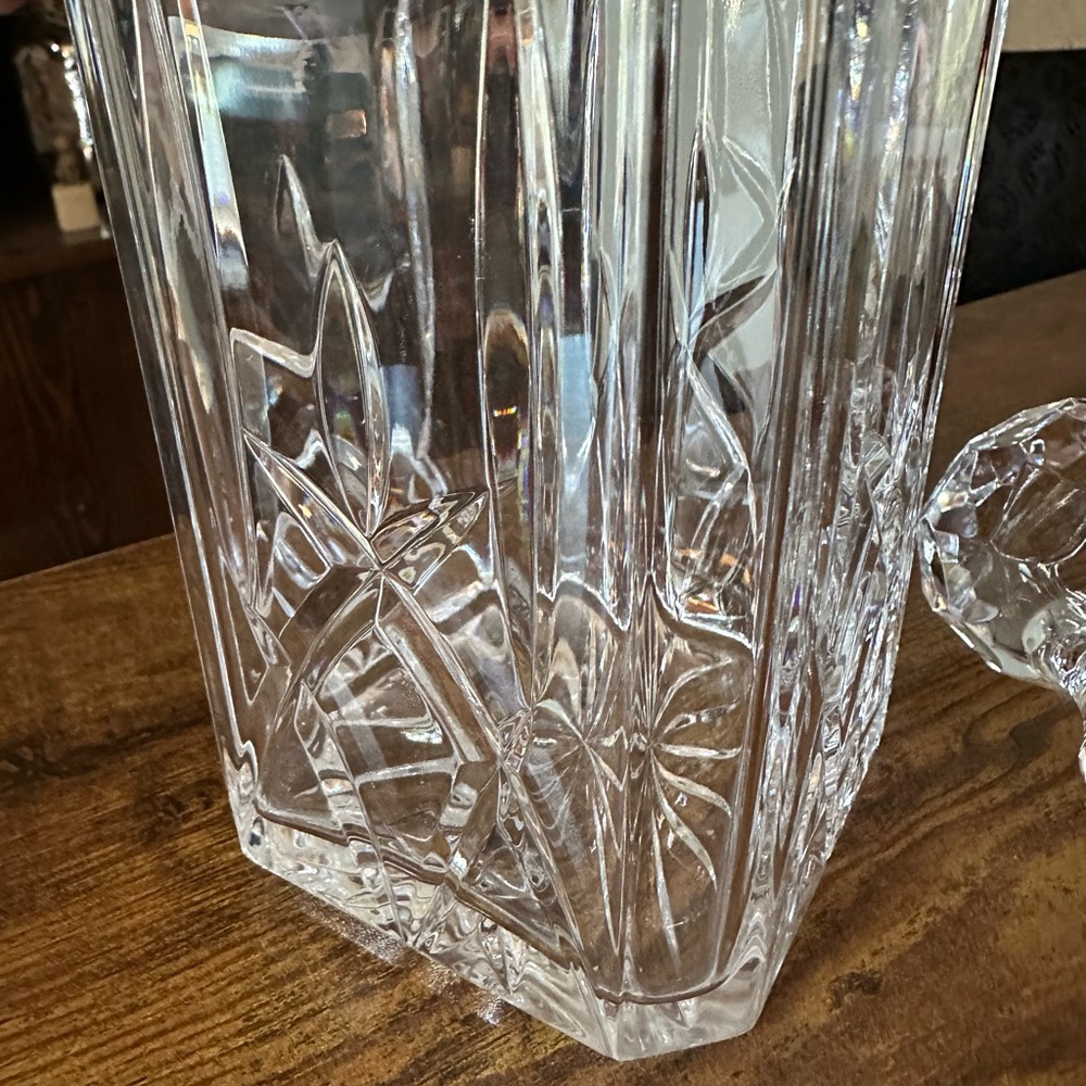 Atlantis Crystal Decanter - Picture 3 of 5